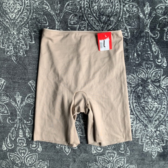 SPANX Other - SPANX 313 Sandcastle Simplicity Shaper Short Small